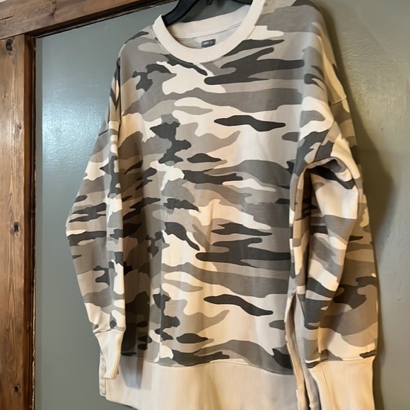 Aerie Camo Oversized Crewneck size small - Picture 7 of 10